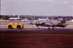 1976 Farnborough 159374 USMC AV8 Harrier Aviation 35mm Original Slide Ref 541 - Picture 1 of 1