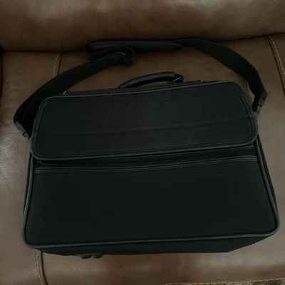 Maletín acolchado / 16” bolsa de mensajero para computadora y correa Foto 1 de 3