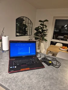 Toshiba qosmio X500 18.4 INCH, Winds 10 Pro, 256GB + 6GB RAM + FAST UK🇬🇧 POST! - Picture 1 of 9