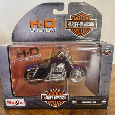 2013 XL 1200V SEVENTY TWO HARLEY DAVIDSON MOTORCYCLE MAISTO SERIES 38 1:18 NIB - Image 1 of 4