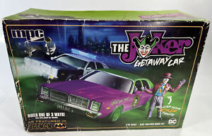 MPC  3- in - 1 The Joker Getaway Car w/ Joker 1/25 Model