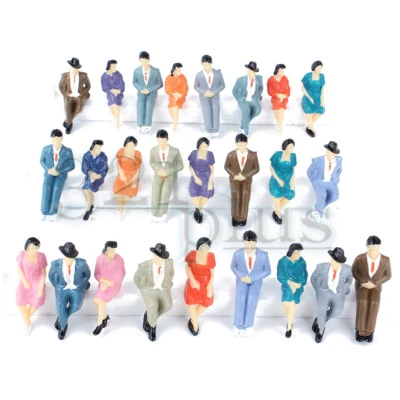 25 Stk. Sitzende Figuren Maßstab 1:32 Modellbau Zubehör Mmodellbahniguren Bemalt - Bild 1 von 4