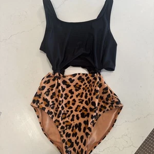 Target Art Class Kids Swimsuit One Piece Girls Size L - Picture 1 of 3