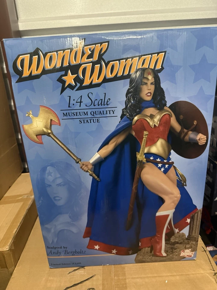 Wonder Woman 1:4 Scale Museum Quality Statue 439/1400 by DC DIRECT w/ Box, COA - Image 1 of 4