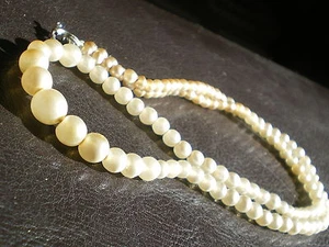 Collier Vintage Perles de Verre de Bohème Imitation Perles de Nacres Années 50 ! - Picture 1 of 1