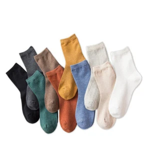 5 pares de calcetines deportivos de tubo medio a rayas de algodón para mujer color liso - Imagen 1 de 21