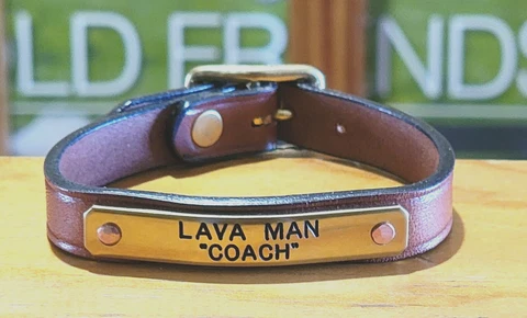 LAVA MAN "COACH": LEATHER BUCKLE BRACELET WITH ENGRAVED BRASS PLATE Cover
