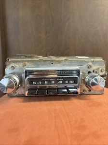 1963 OLDSMOBILE STARFIRE DYNAMIC 88 USED GM AM PUSHBUTTON RADIO 982136 Rare USA - Picture 1 of 24