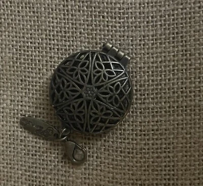 Nuevo medallón de aceite esencial Plunder Jamaine Foto 1 de 3