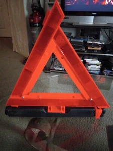 Warning Triangle Model 1005 - Picture 1 of 4