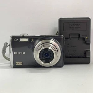 FUJIFILM FinePix F70 EXR Black 10.0 MP Digital Camera English language w/charger - Picture 1 of 3