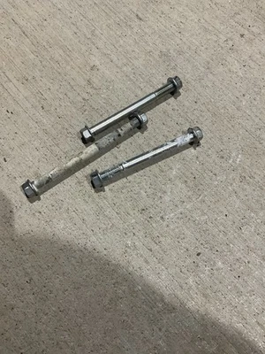 2017-2020 年本田 GROM 125 原始设备制造商发动机安装螺栓硬件电机划痕 — 第 1/3 张图片