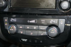 NISSAN QASHQAI FACELIFT CLIMATE CONTROL A/C HEATER SWITCHES 27500HV00A - Picture 1 of 7