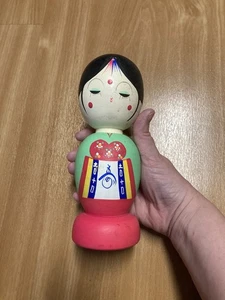 Koreanische Holz Kokeshi Puppe Korean Souvenir Volk Hochzeit 7" Holz handbemalt - Bild 1 von 7
