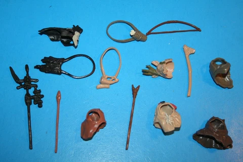 STAR WARS VINTAGE LOOSE EWOK WEAPONS & ACC. BOWS COWLS SPEARS STAFFS KENNER Cover