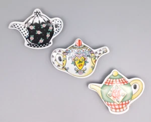 Juego De Colección De 3 Porta Bolsas De Té De Cerámica Mary Engelbreit (Adornos De Tetera) - Imagen 1 de 5