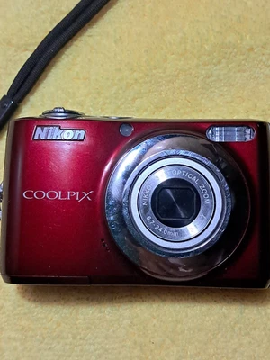 Nikon COOLPIX L22 12.0MP Point & Shoot Red Digital Camera For Parts Only - Image 1 of 4