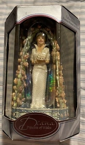 1998 CARLTON 10TH ANNIVERSARY PRINCESS DIANA OF WALES ORNAMENT FIRST IN SERIES - Picture 1 of 6