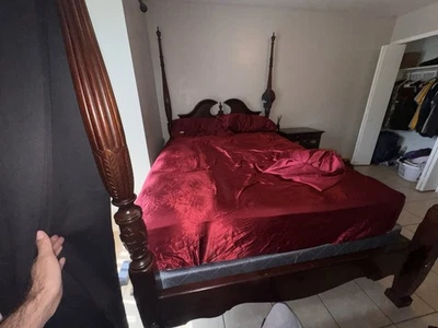 Kincaid 5 Piezas Madera Maciza de Cerezo, Juego de Dormitorio Queen, Estilo Tradicional Foto 1 de 4