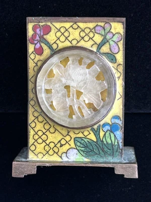 Antiguo soporte chino de cloisonné y jade para fósforos con patas Foto 1 de 4