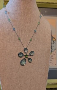 Lia Sophia Blue Green Crystal Flower Necklace Nwot - Imagen 1 de 3