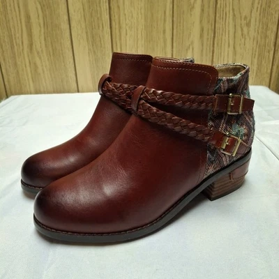 Boutique Women's Dark Red Ankle Boots, Size 8M Barely Worn  - image 1 of 4