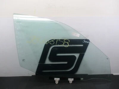 Nissan Sentra 2006 - puerta delantera del pasajero derecho - ventana de cristal Foto 1 de 4