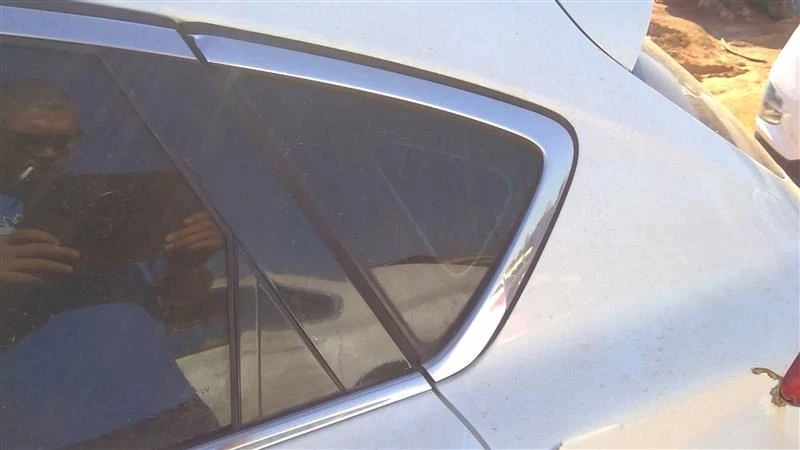 Cuarto de cristal izquierdo conductor compatible con 08-12 INFINITI EX35 185493 Foto 1 de 4