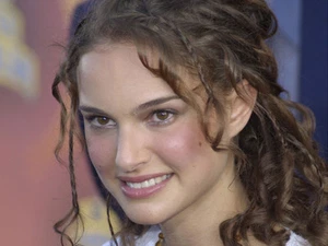 NATALIE PORTMAN 8x10 PICTURE HOT CURLY HAIR PHOTO - Picture 1 of 1