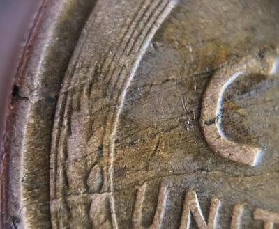 1924 S Wheat Penny Reverse Cracks Crooked "I" In Liberty - Image 1 of 4