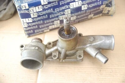 Peugeot 404 A AC L 504 Bugatti water pump New - Image 1 of 3
