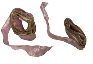 Nastro stropicciato rosa blush con bordo oro 2,5" x 8 iarde e 5 iarde - Foto 1 di 7
