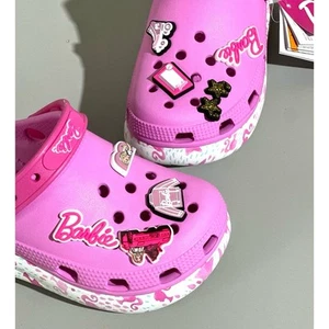 ¡¡¡Últimos pares!!! Zueco de plataforma Crocs Barbie Cutie Crush rosa niñas J1 J4 Reino Unido 1 4 - Imagen 1 de 4