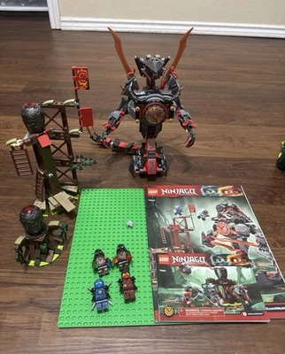 LEGO NINJAGO: Dawn of Iron Doom (70626) Foto 1 de 4