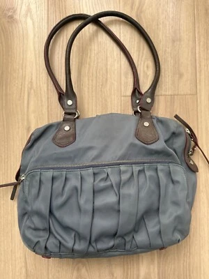 Bolso de mano MZ Wallace New York acolchado de nailon con correas de cuero Foto 1 de 4