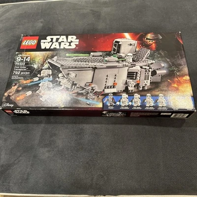 LEGO Star Wars: First Order Transporter (75103) - Bild 1 von 2