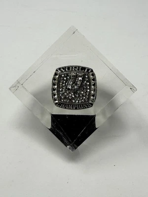 NBA SAN ANTONIO SPURS REPLICA CHAMPIONSHIP RING LUCITE - Image 1 of 4