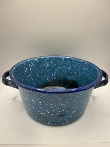 Robin's Egg Blue Vintage Speckled Graniteware Bowl Has Handles 7" - Picture 1 of 8