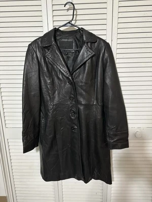 Avanti New York Womens Black  Leather  Button Up Trench Coat, EUC. Size LARGE - Image 1 of 4