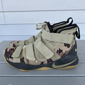 Nike Lebron Soldier 11 Mens Size 9 Shoe Camo Green Basketball 897644-200 Sneaker - Picture 1 of 8
