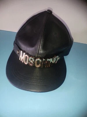 Cappellino Con Lettere Moschino - Immagine 1 di 4