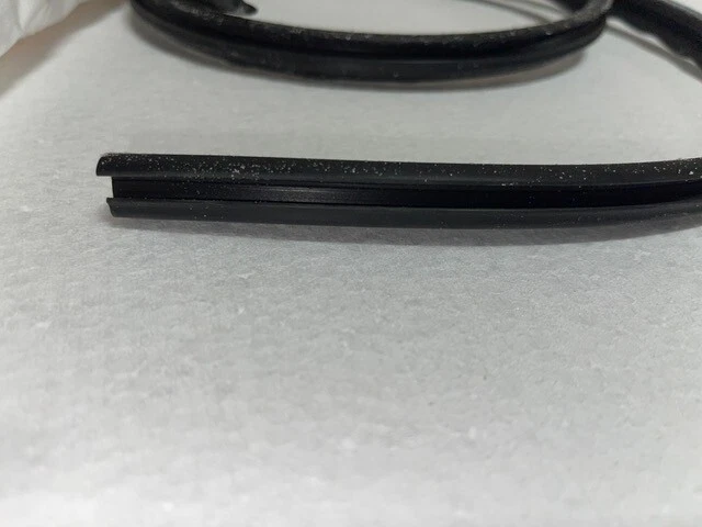 FOR 2001-2002 TOYOTA SEQUOIA  TOP SIDE MOLDING WFT 2215 - Изображение 1 из 3