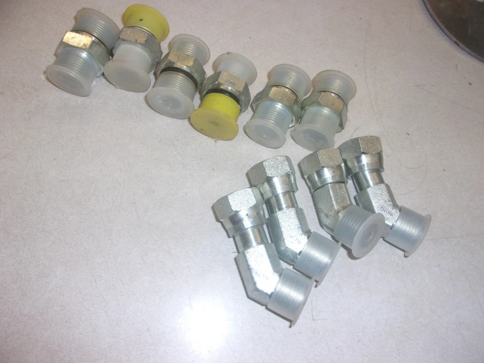 JOHN DEERE LOT OF 6 STRAIGHT ADAPTER 4 45 DEGREE ANGLE CONNECTORS LOADER TRACTOR - Image 1 of 1