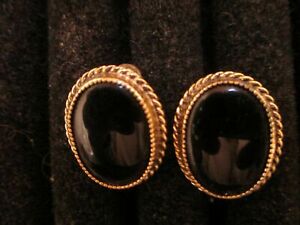VINTAGE WHITING & DAVIS NEARLY 1” OVAL BLACK ONXY CLIP-ON EARRINGS RARE L@@K