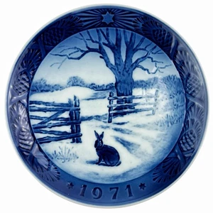 Vintage Royal Copenhagen Christmas Plate Hare In Winter 1971 Blue Denmark  7.25” - Picture 1 of 3