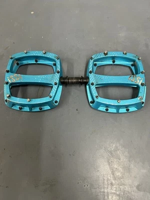 Issi Stomp Xl Pedals - Image 1 of 4