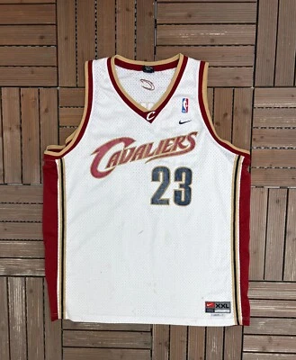 Camiseta deportiva de baloncesto Cleveland Cavaliers LeBron James Nike vintage blanca talla XXL Foto 1 de 4