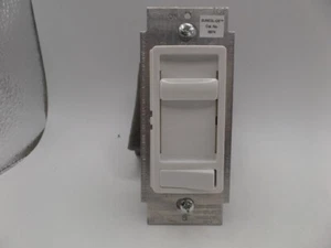 LEVITON 06674-P0W SURESLIDE UNIVERSAL 150W LED & CFL/600W DIMMER SWITCH WHITE - Bild 1 von 3