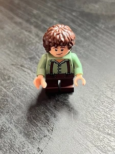 LEGO Mini Figur Frodo Beutlin - sandgrünes Shirt Herr der Ringe LOR002 9469 - Bild 1 von 2