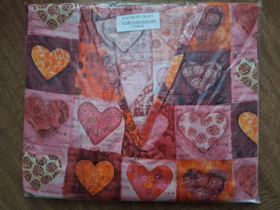 Hearts All Over Medical Scrub Shirt LARGE - Image 1 of 1